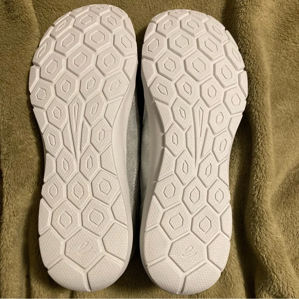 NIB Easy Spirit Gogo Sneaker Size 9M